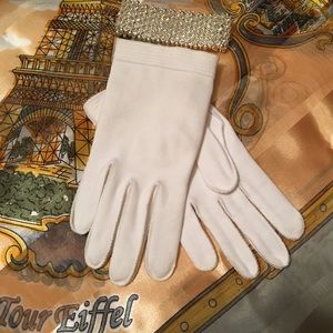 Vintage Chic White Gloves